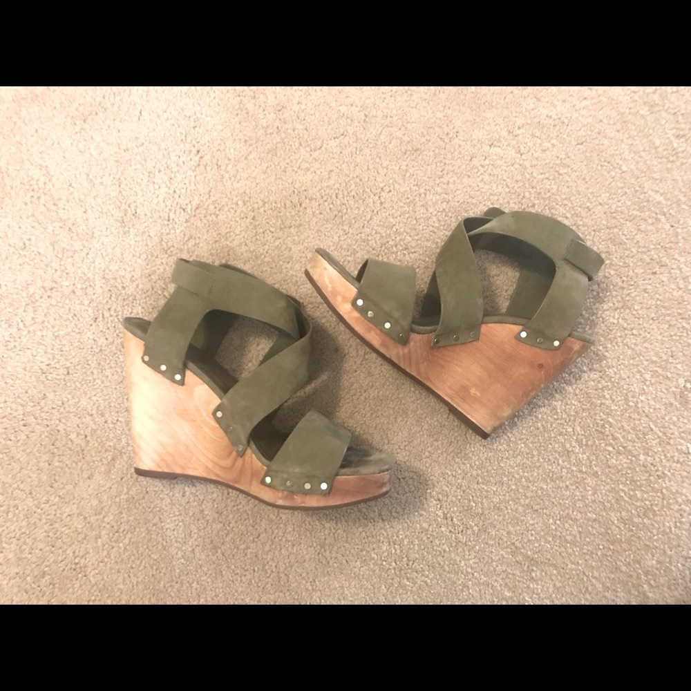 Joie Wedge. Size 7.5